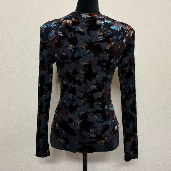 ASTR top women small long sleeve vneck shoulder pad velvet detail bodysuit black - Picture 2 of 11